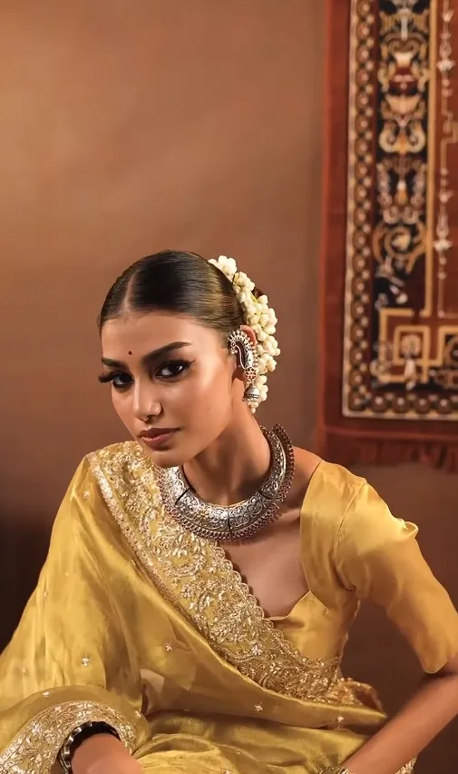 Bridal look and draping reel